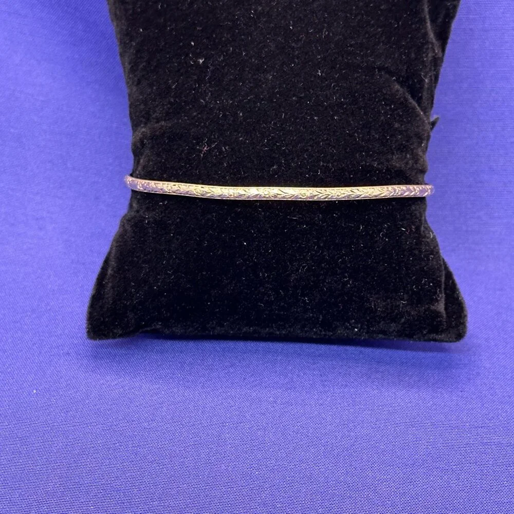 Elegant Gold-Tone Textured Bangle Bracelet - Women